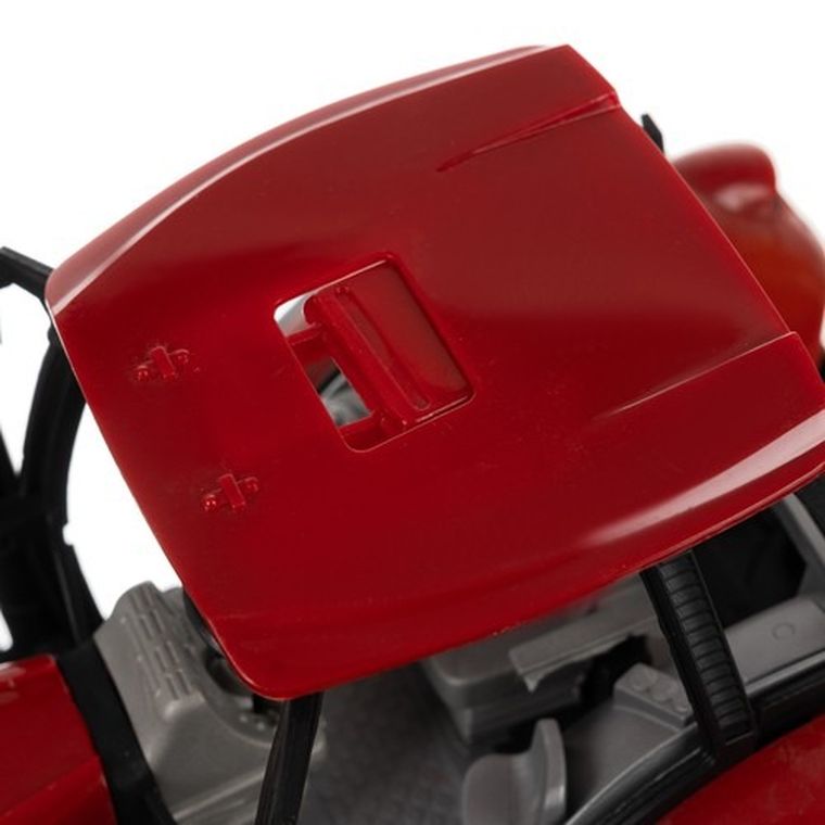 Kruzzel, farma, traktor z przyczepą