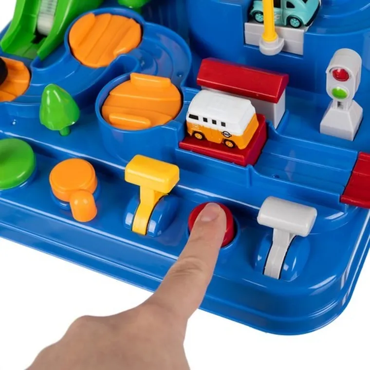 Kruzzel, tor samochodowy z przeszkodami