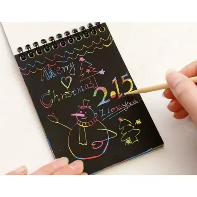 Kruzzel, zestaw do zdrapywania z drewnianym rysikiem