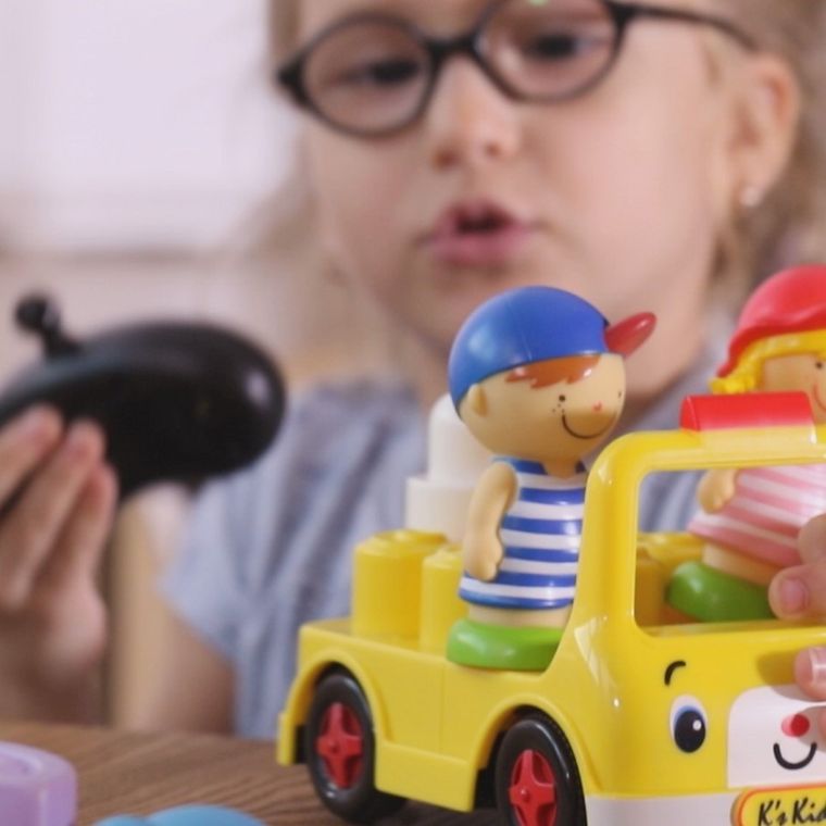 K's Kids, autobus szkolny, klockowy pojazd zdalnie sterowany