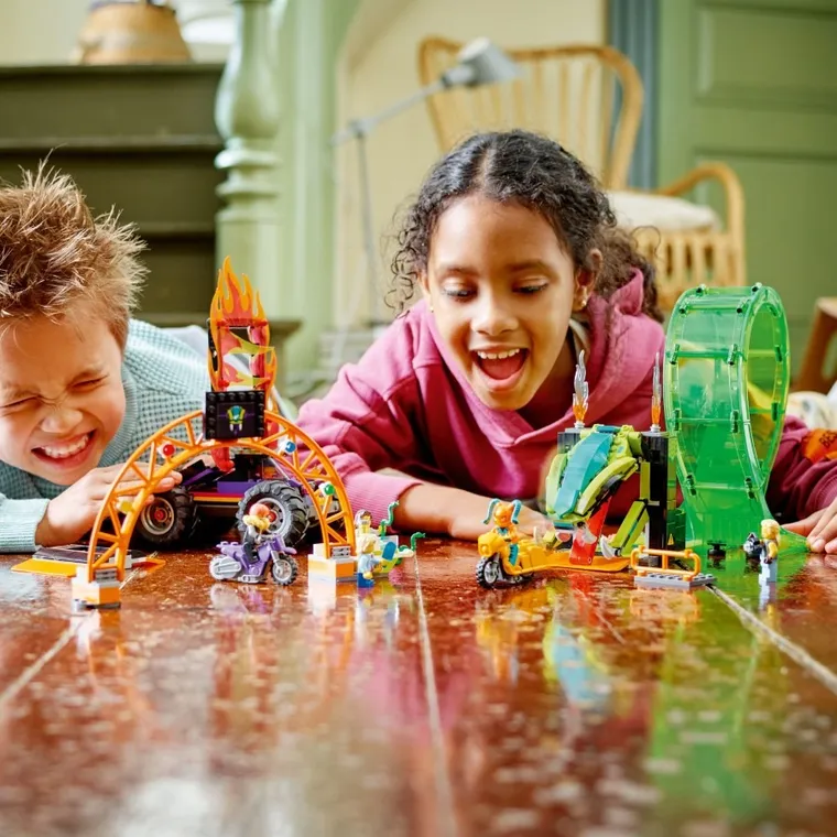 LEGO City, Kaskaderska arena z dwoma pętlami, 60339