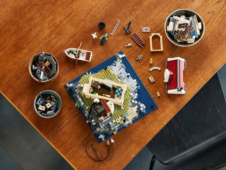 LEGO Ideas, Zmechanizowana latarnia, 21335