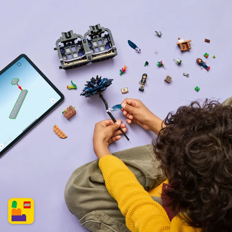 LEGO Wednesday, Kwiat czarnej dalii, 76784