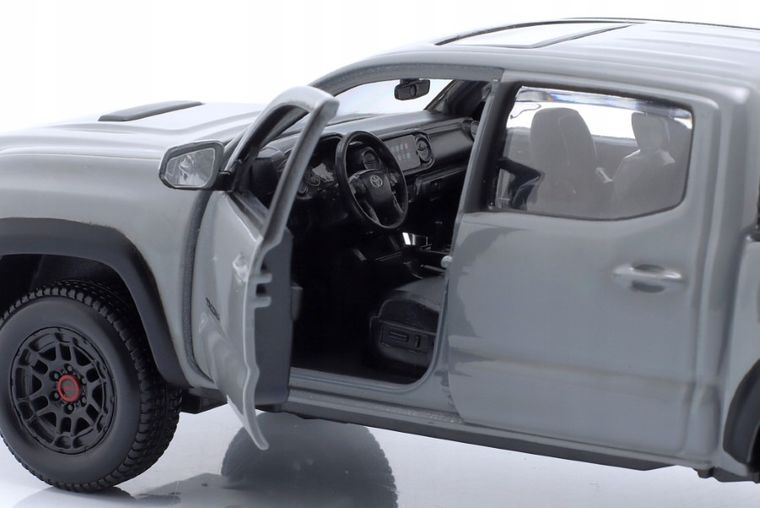 Maisto, Toyota Tacoma TRD Pro, model kolekcjonerski, szary, 1:27