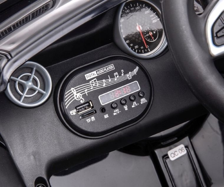 Milly Mally, Mercedes-Benz SLC, pojazd na akumulator, czarny