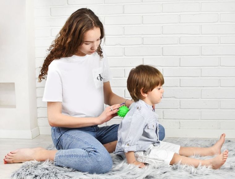 Mom's Care, Sensorky, jeżyk, piłeczka do masażu, piłeczka sensoryczna, żółta