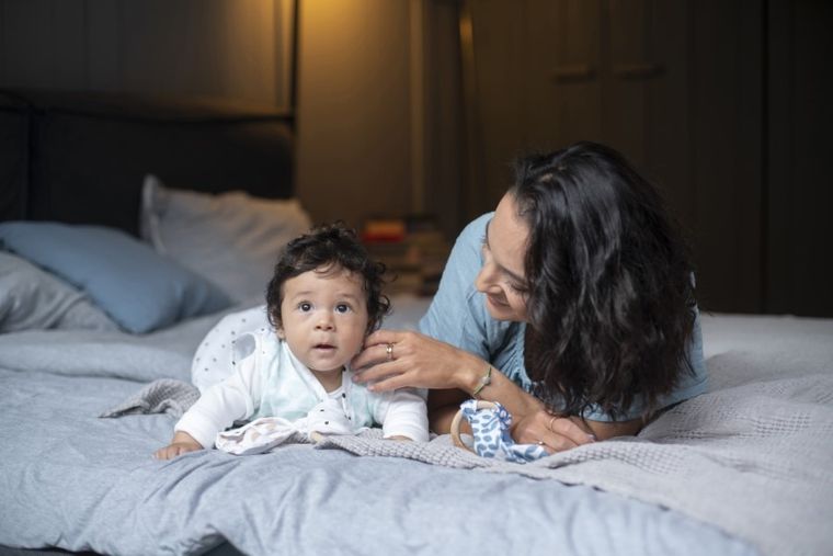 Motherhood, Classics Beżowy 2023, gryzak drewniany