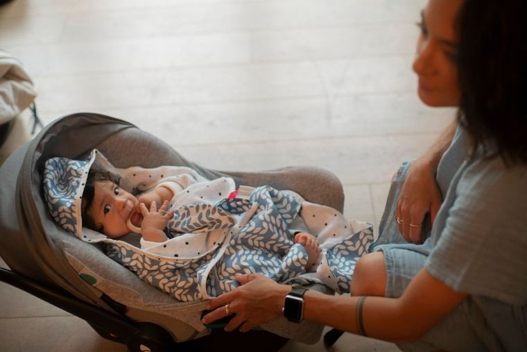 Motherhood, Classics Różowy 2023, otulacz samochodowy