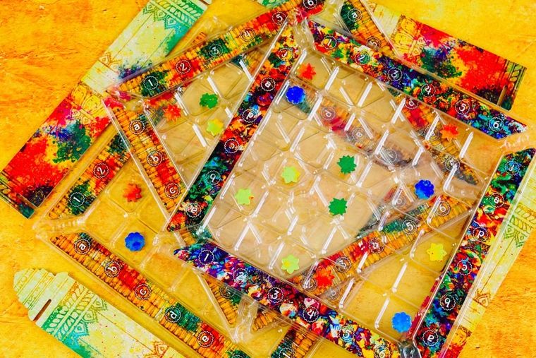 Muduko, Holi. Festiwal Kolorów, gra logiczna