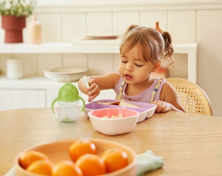 Munchkin, kubek niekapek ze słomką, zielony, 207 ml