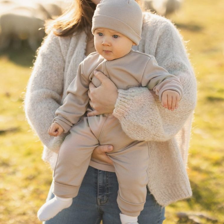 Pajac dziecięcy, wełna merino, beżowy, Eevi