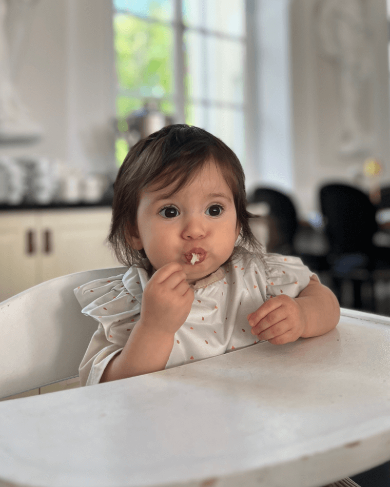 Piapimo, Foresta, śliniak z falbaną, beige