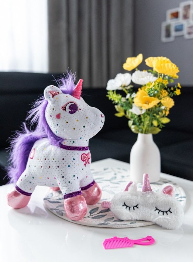 Playshifu, ZeeZee, interaktywna maskotka jednorożec