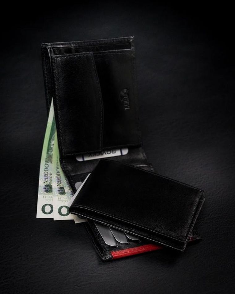 Portfel, czarno-czerwony, skórzany, RFID, Rovicky