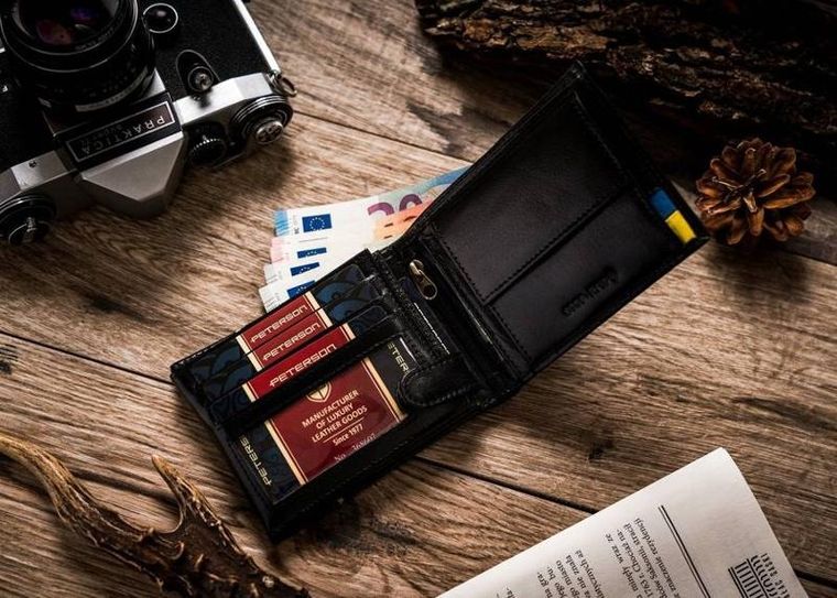 Portfel, czarny, skórzany, Peterson