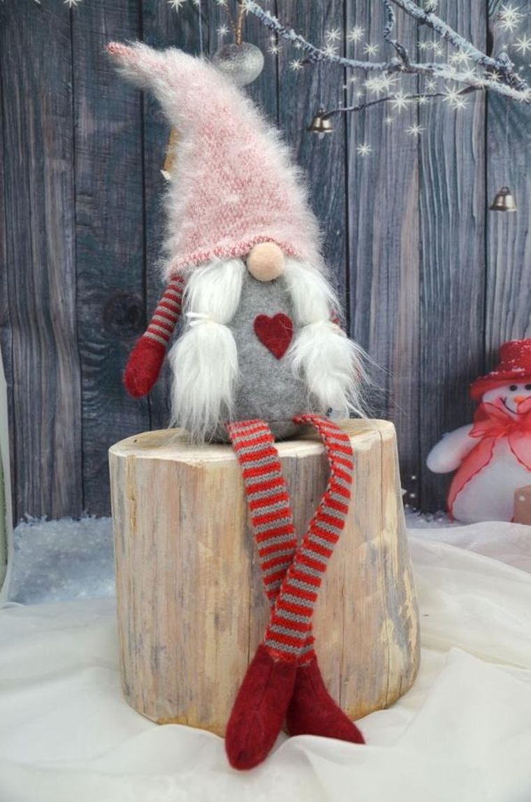 Saska Garden, pani skrzat z puchatą czapą, 45 cm