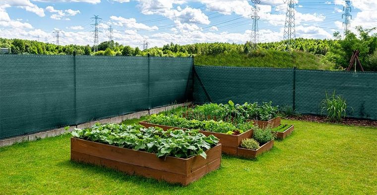 Saska Garden, siatka cieniująca, ciemno zielona, 140g/m2, 15-10 m