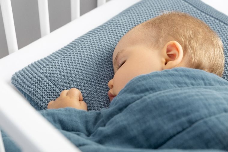 Sensillo, komplet dziergany, muślinowy, niebieski, 80-100 cm