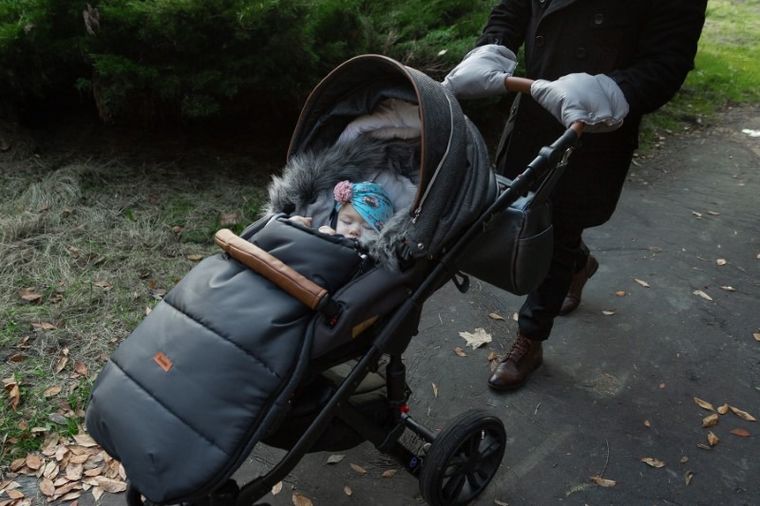 Sensillo, rękawiczka/mufka do wózka, minky, czarna