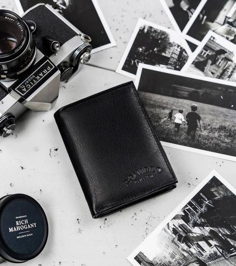 Skórzany portfel męski w średnim rozmiarze, Ronaldo