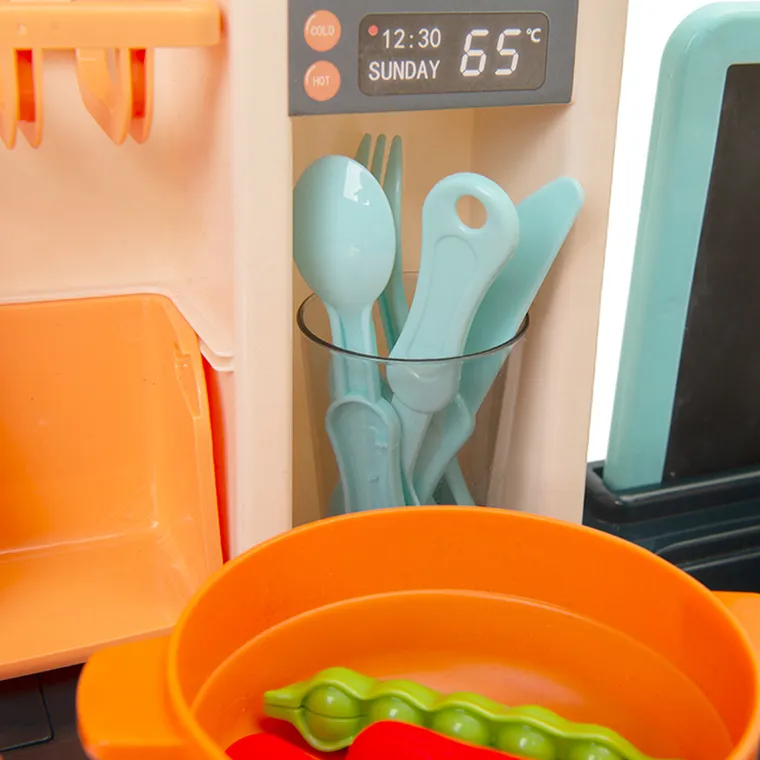 Smiki, kuchnia dla dzieci z akcesoriami, światło i dźwięk