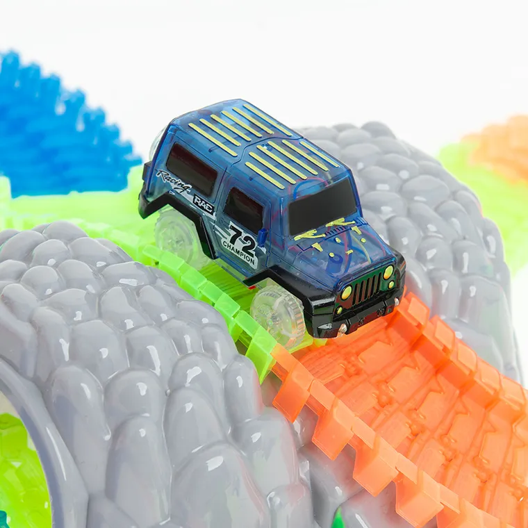 Smiki, Magic Tracks, elastyczny tor samochodowy z pojazdem, 528 elementów