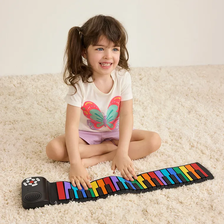 Smiki, zwijane pianinko, 37 klawiszy, 63 cm