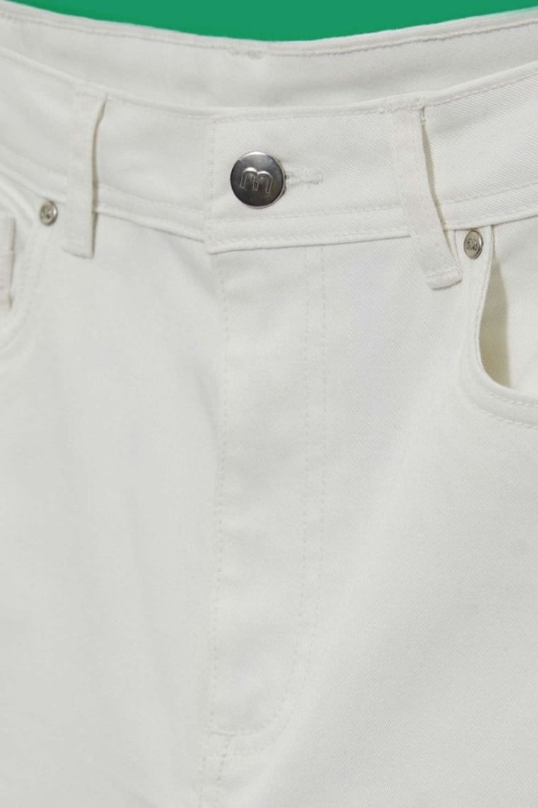 Spodnie jeansowe damskie, mom fit, białe, Moodo