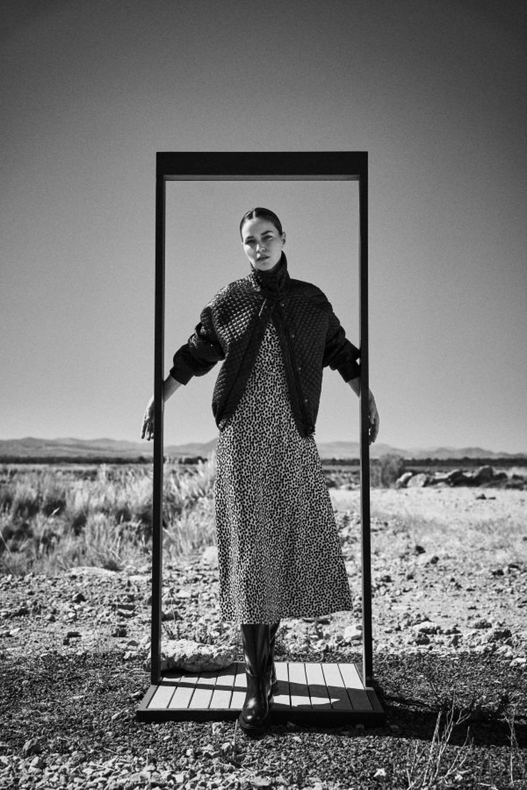 Sukienka damska, beżowa, Moodo