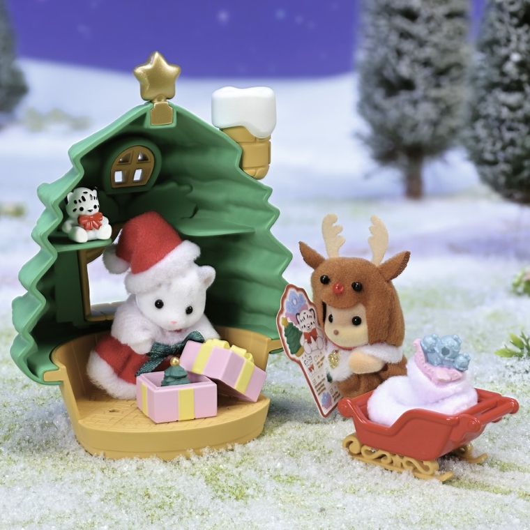 Sylvanian Families, Domek Drzewko Świętczne, zestaw z figurkami i akcesoriami, 5822