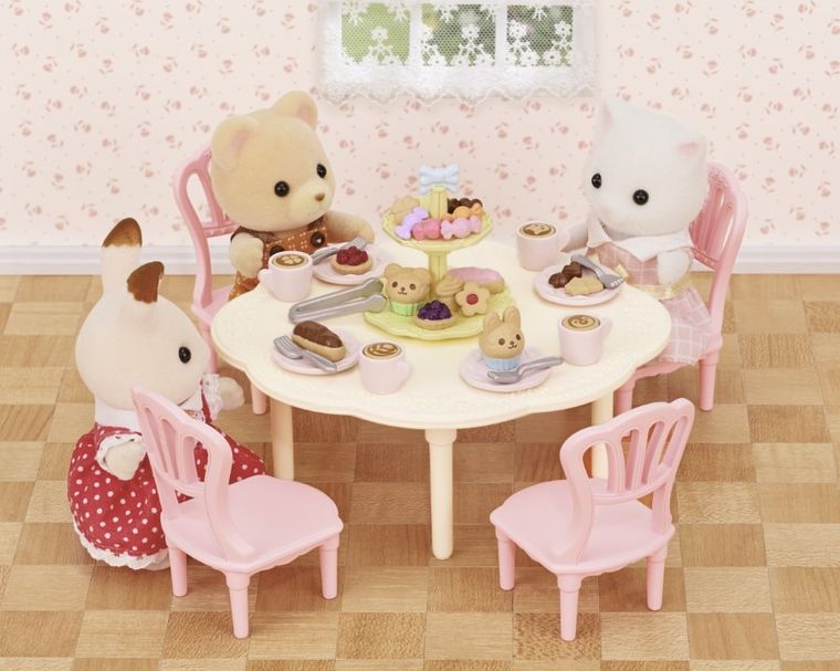 Sylvanian Families, Stół, krzesła i mnóstwo słodkości, zestaw z akcesoriami, 5742