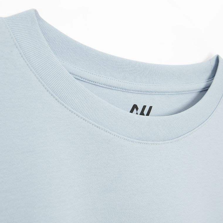 T-shirt basic o krótszym kroju NOWEAR