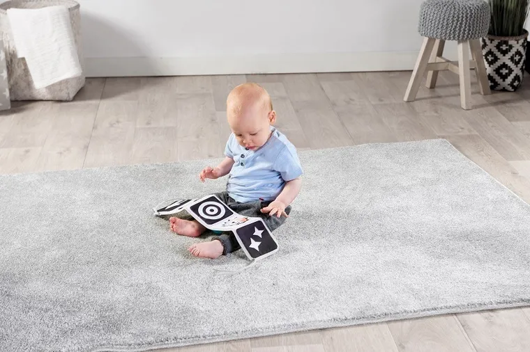 Tiny Love, Magiczna Kraina, mata gimastyczna dla bobasa z pałąkami, czarno-biała