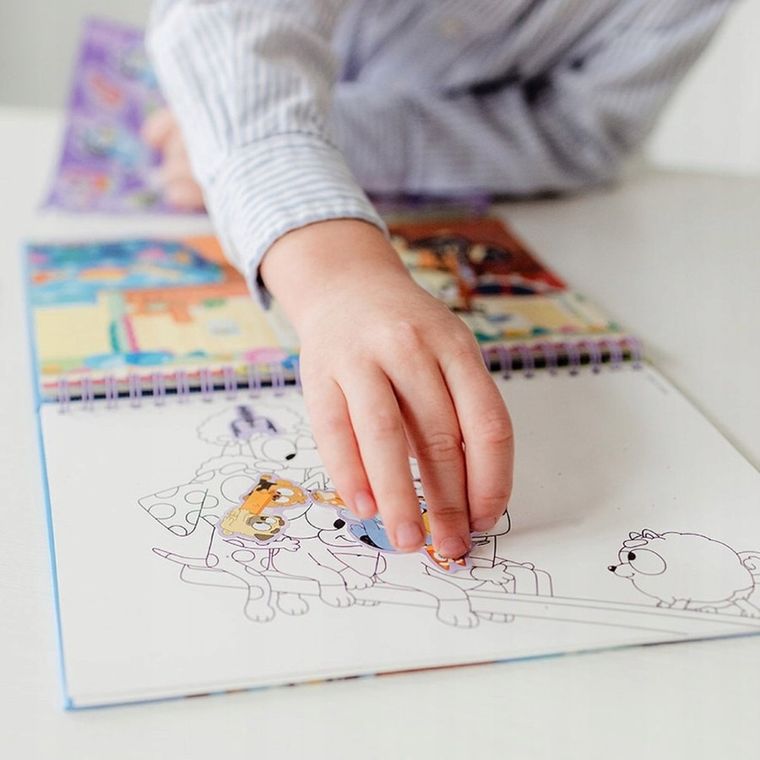 Totum, Bluey, wydrapywanka kolorowanka z naklejkami, zestaw kreatywny