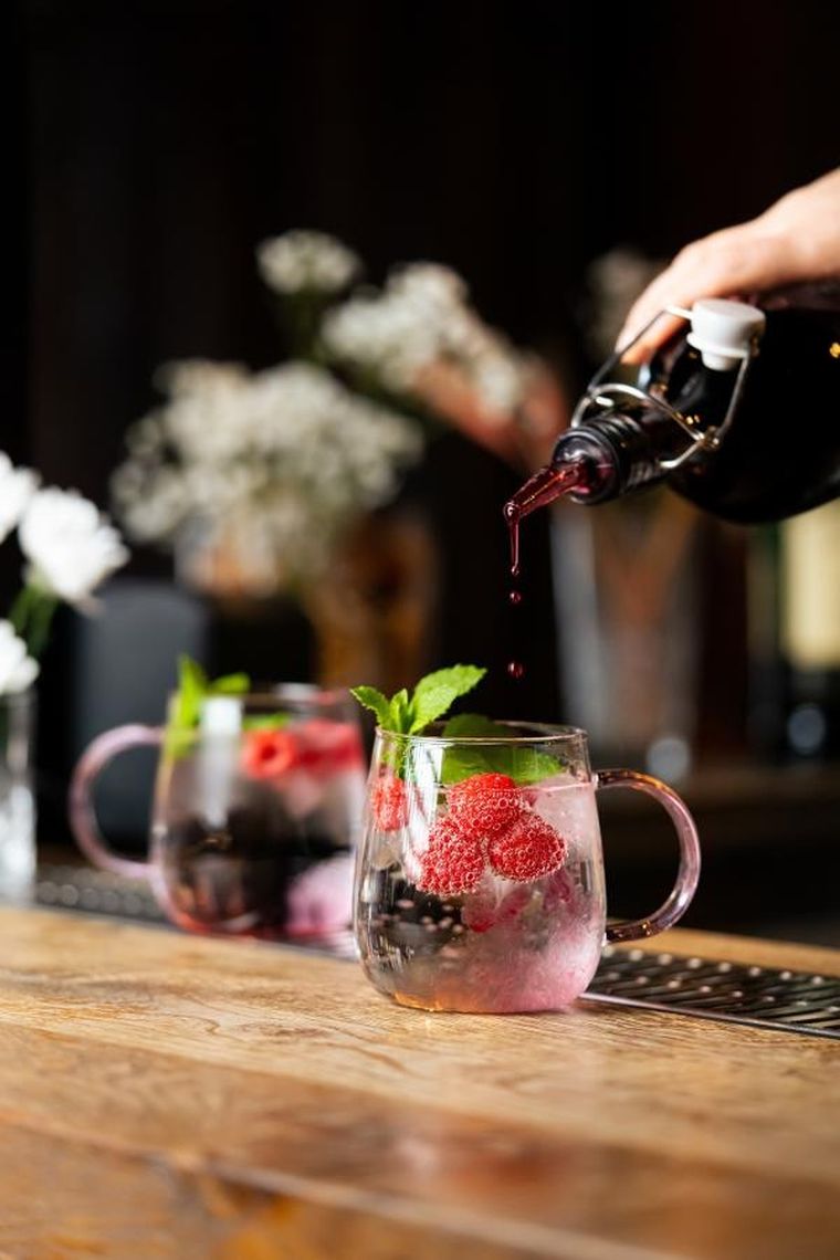 Vialli Design, Bolla, szklanki z uchem, różowe, 400 ml, 2 szt.