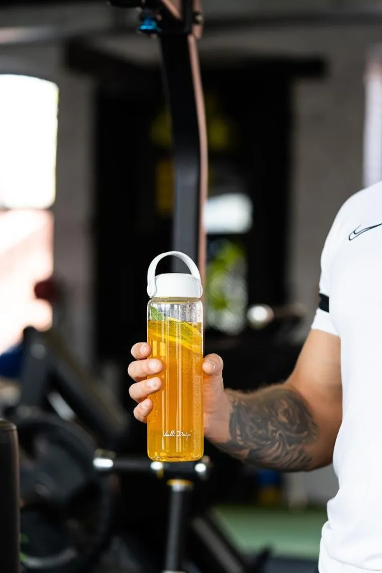 Vialli Design, Fuori, szklana butelka na wodę, biała, 540 ml