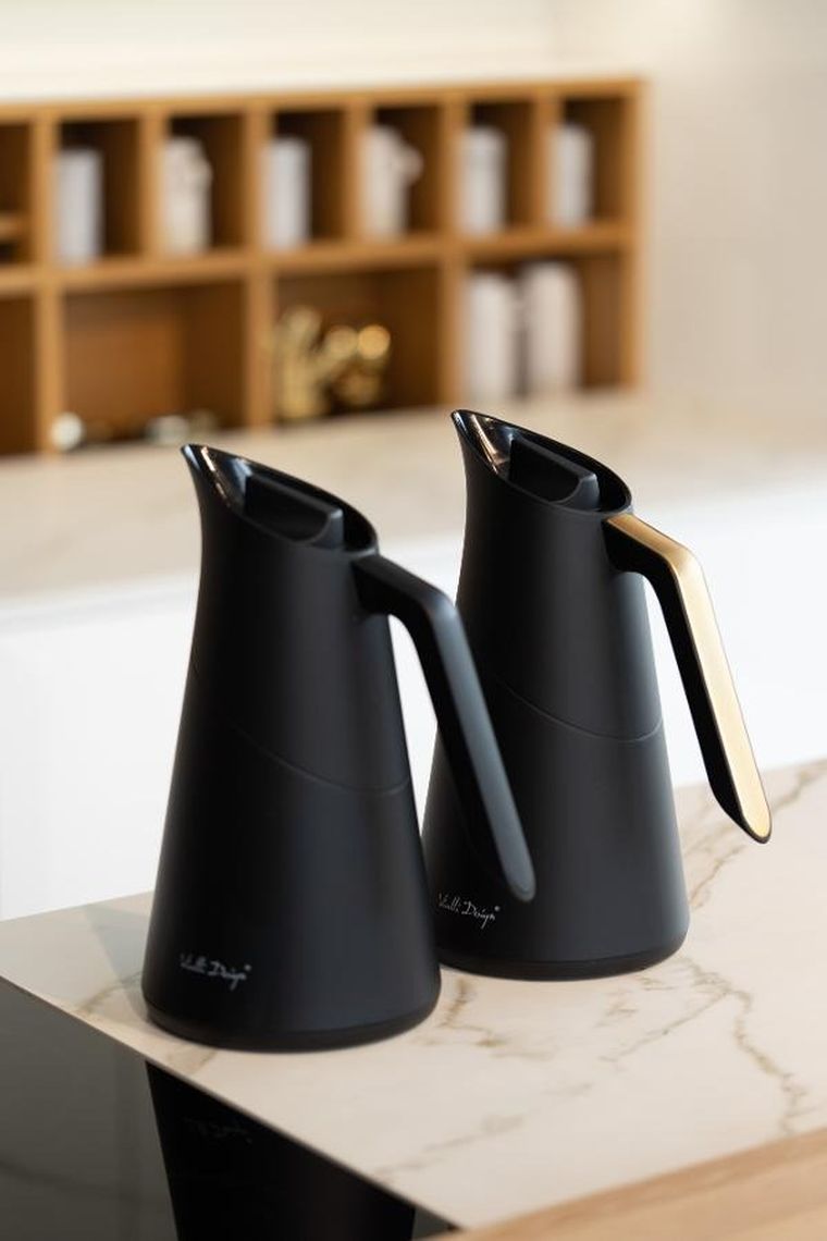 Vialli Design, termos z wkładem szklanym Soho, 1l, czarno-złoty