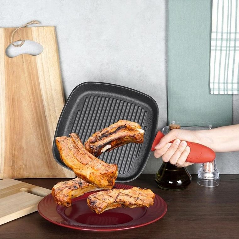 Vilde, Cast Line, patelnia grillowa żeliwna z silikonową nakładką, 28 cm