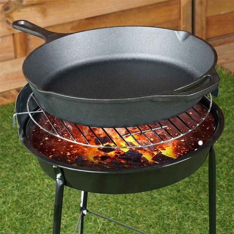 Vilde, Cast Line, patelnia żeliwna z silikonową nakładką, 30 cm