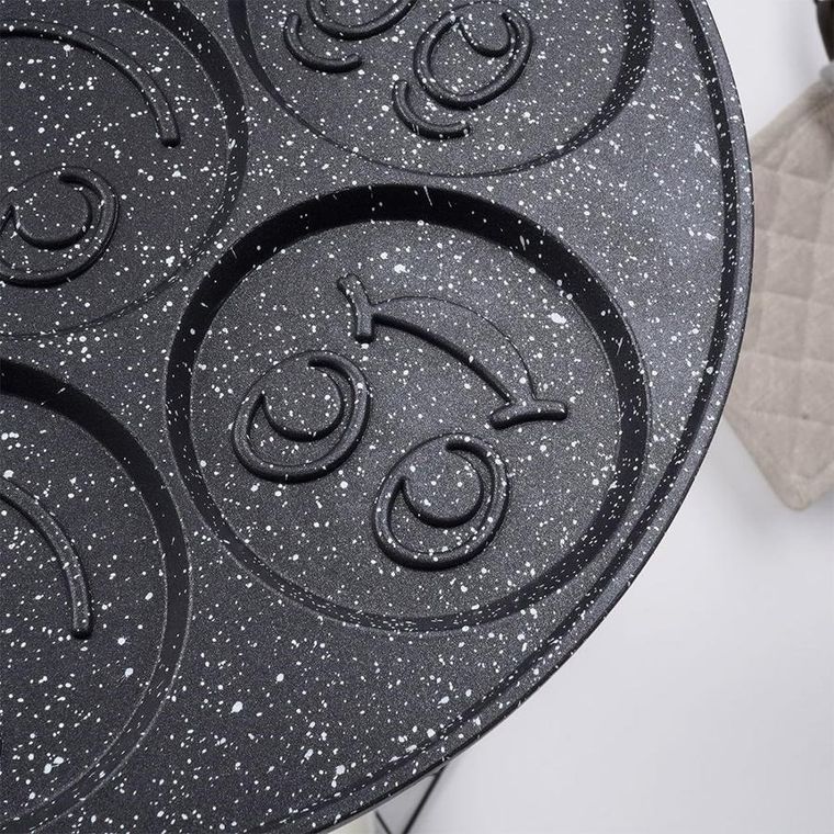 Vilde, patelnia do jajek, granitowa, 7 otworów, Black&Wood, 26 cm