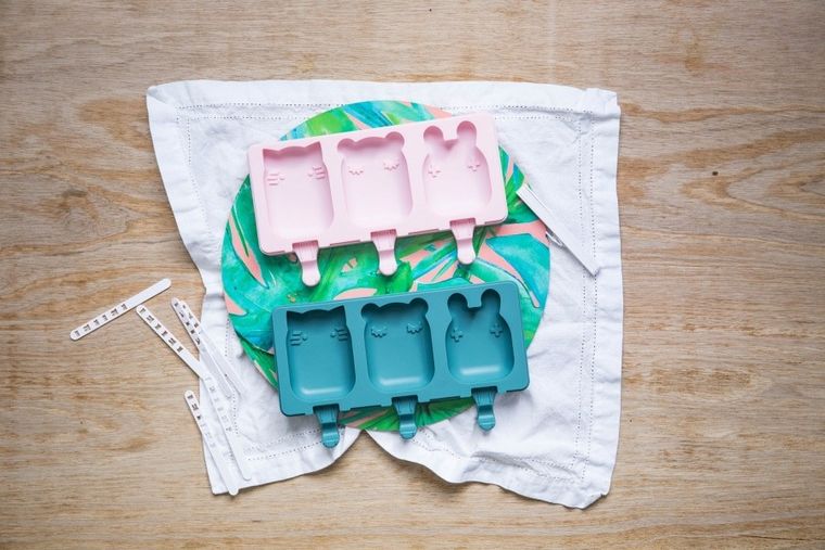 We Might Be Tiny, silikonowe foremki do lodów, ciemny szary