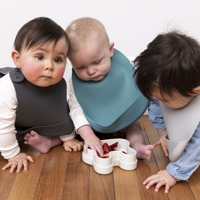 We Might Be Tiny, zestaw śliniaków silikonowych z kieszonką, turkusowo-ciemny szary