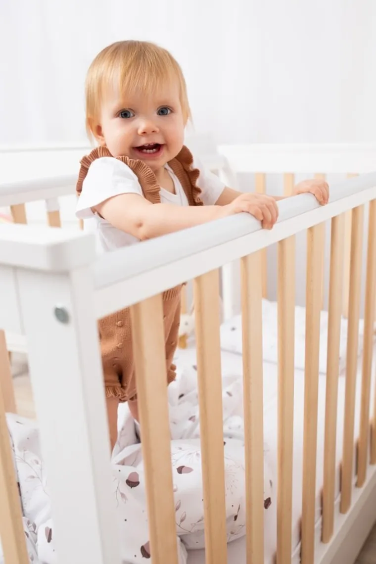 Yoonco, IWI, łóżeczko drewniane z szufladą i barierką, beż/buk