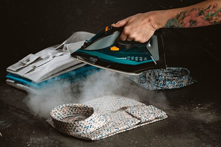 Adler, żelazko 3000W