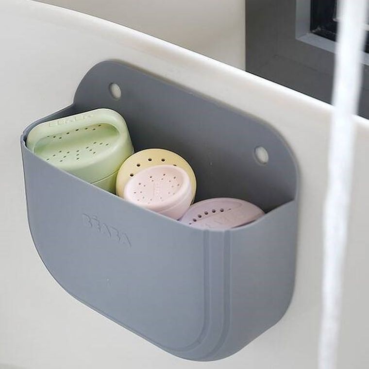 Beaba, silikonowy zestaw do kąpieli: zabawki Mint/multi colors i kosz do przechowywania Pebble