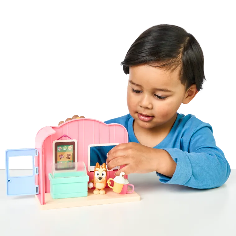 Bluey, lodziarnia, zestaw z figurką