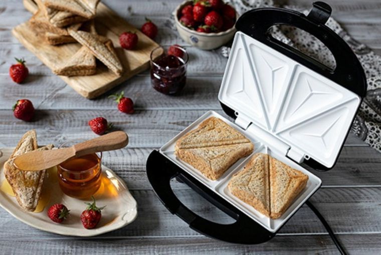 Camry, opiekacz do kanapek, 700W, CR 3018
