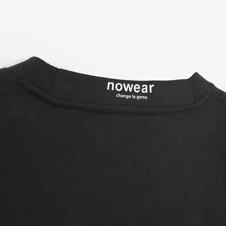 Czarna bluza o kroju cropp boxy NOWEAR