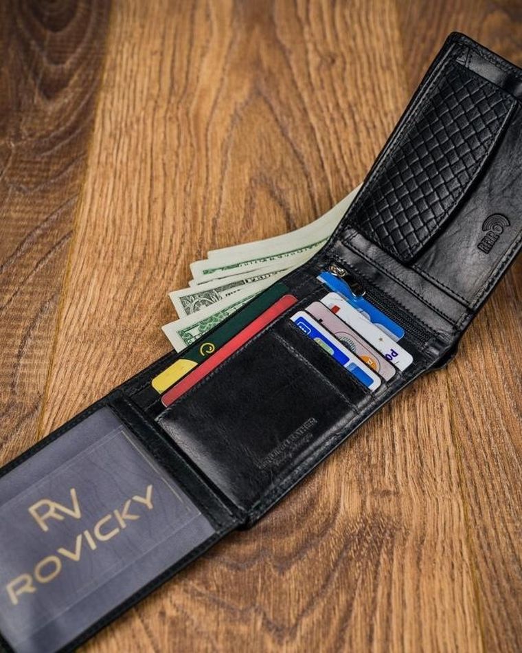 Czarny portfel męski skórzany, Forever Young