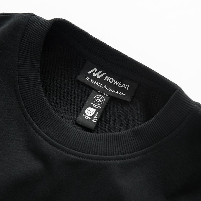 Czarny t-shirt unisex o luźnym kroju NOWEAR